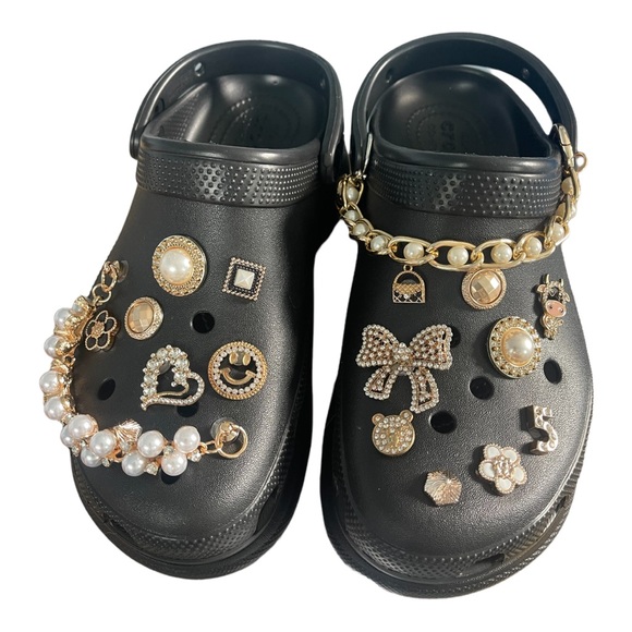 NEW CROCS BAE CLOGS WITH CHARMS SZ 8 - Picture 1 of 7